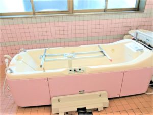 愛寿苑デイサービスセンター-寝台浴
